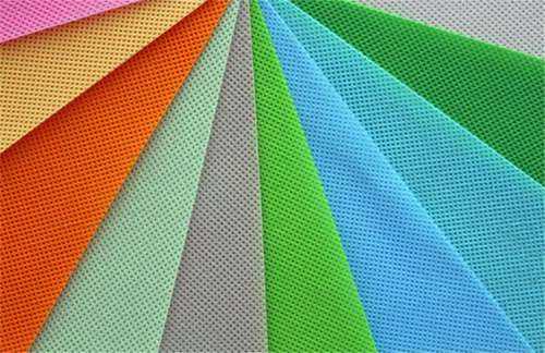 Color PET Nonwoven Fabric Tensile Resistant For Packaging Material 0