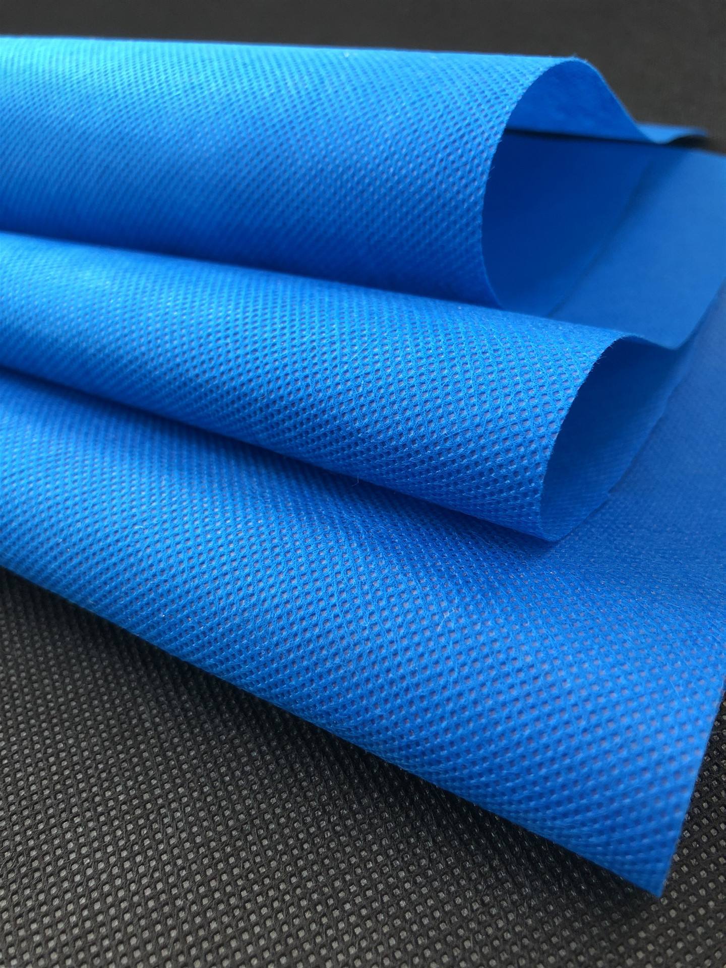 Tear Resistant Laminated PP Non Woven Fabric 160cm Width For Packaging Material 0
