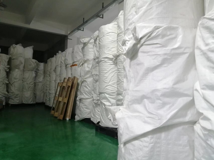 Free Sample Meltblown Fabric Meeting ASTM Grade Level 1 Standard 25g*175mm 0